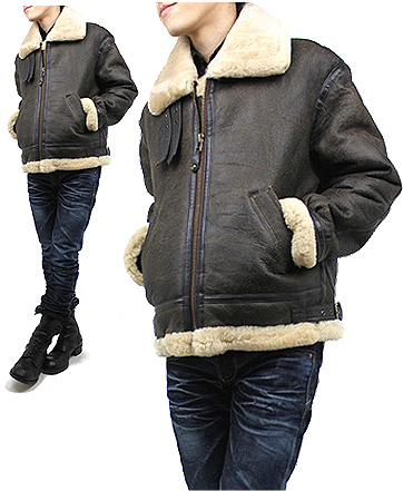 羊の毛皮ムートンの裏表一枚仕立てで出来たフライトジャケットです。裏地の羊毛皮は驚くほど暖かくてモコモコ♪一度着るときっとやみつきになりますよ♪