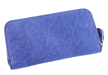 象革ラウンドファスナー長財布（象革／日本製）限定色の藍色。次回はいつ制作されるかわからない珍しい逸品です。
