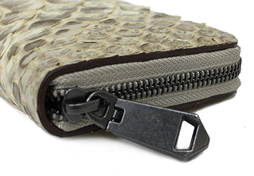 大蛇を使用したラウンドファスナー長財布（蛇革/日本製）｜革製品専門 