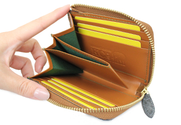 象革L字ファスナーコンパクト財布（象革/日本製）カードポケット6箇所とコインポケットが付いています。お札は二つ折りにすると収納できます。