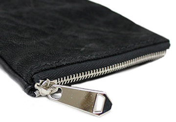 象革ダブルファスナー二つ折り財布(象革/日本製）YKK最高峰ファスナー“ EXCELLA ”に、細部までこだわったメーカーオリジナルの引手を取り付けています。